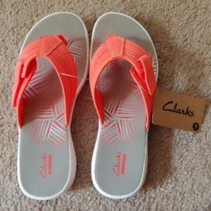 Clarks Breeze Flip Flops